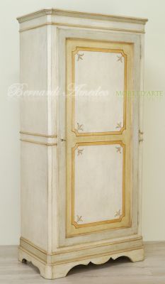 Armadietto da camera in legno massello dipinto a mano stile classico
